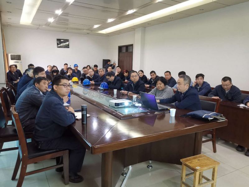 
				   
					學(xué)習固體廢物防治法、提高環(huán)境治理能力——黃河同力舉辦新版《固體廢物污染環(huán)境防治法》培訓班
				 