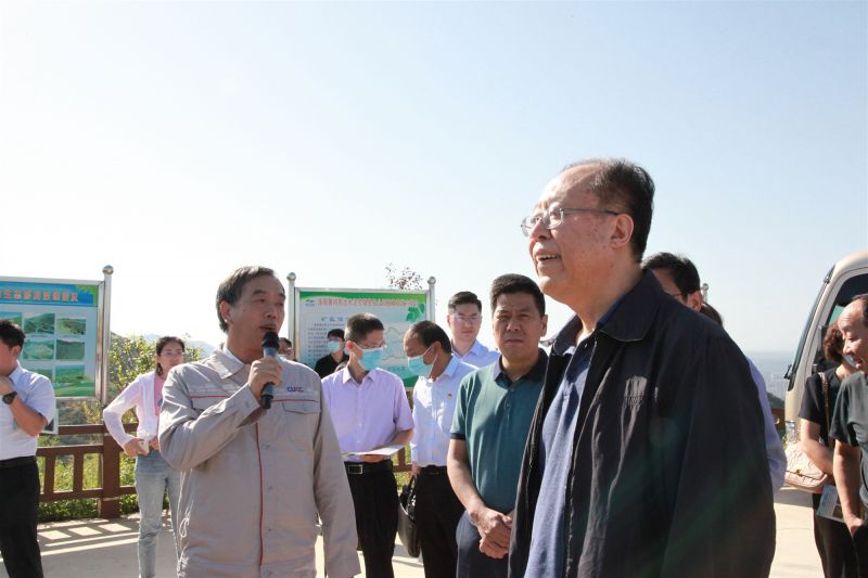 
				   
					河南省人大常委會(huì )黨組副書(shū)記、副主任馬懿一行到洛陽(yáng)黃河同力調研
				 