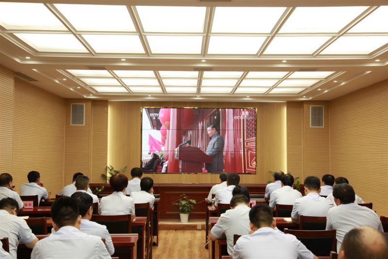 
				   
					洛陽(yáng)黃河同力集中組織收聽(tīng)收看慶祝中國共產(chǎn)黨成立100周年大會(huì )
				 